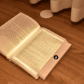 LuxPage™ – LED Leselicht für ganze Buchseiten - Klarwen